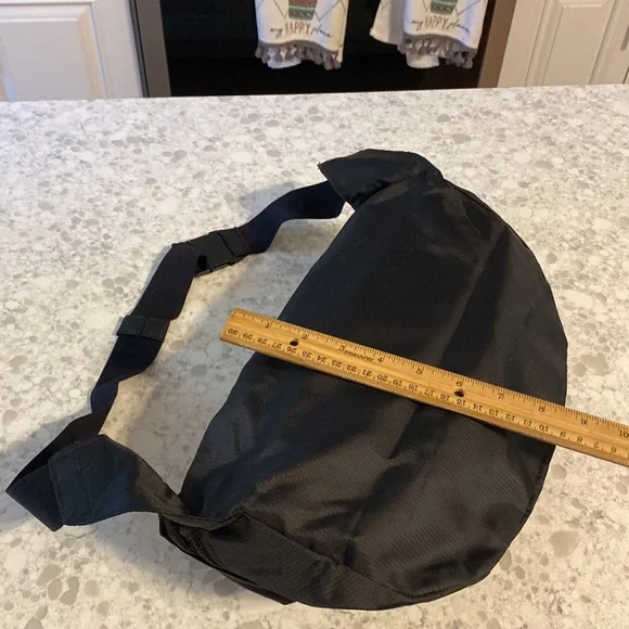 SALE NWOT large convertible PINK Victorias Secret belt bag-converts to back sack - Picture 11 of 16